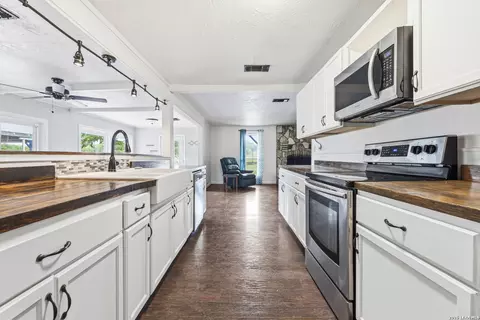 Kitchen - 1628 County Road 357, Utopia, TX 78884 photo 2 of 2