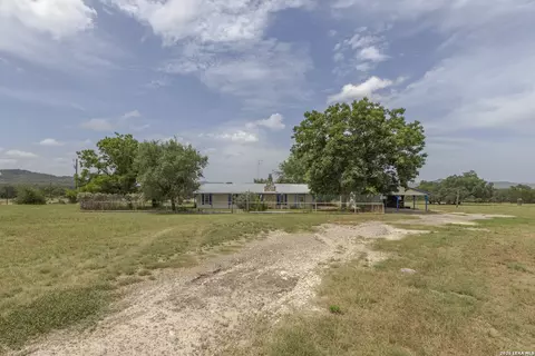 Exterior - 1628 County Road 357, Utopia, TX 78884 photo 7 of 9