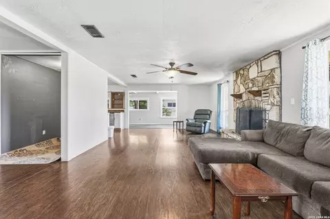 Living - 1628 County Road 357, Utopia, TX 78884 photo 2 of 7