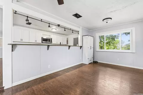 Living - 1628 County Road 357, Utopia, TX 78884 photo 5 of 7