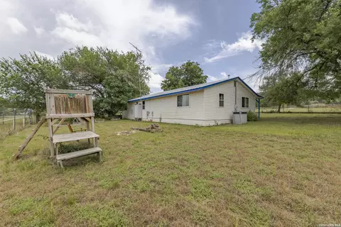 Exterior - 1628 County Road 357, Utopia, TX 78884 photo 5 of 9