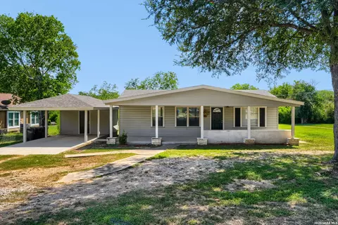 1211 N Bishop St, San Marcos, TX 78666