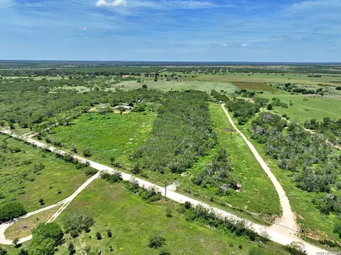 501 County Road 477, Stockdale, TX 78160