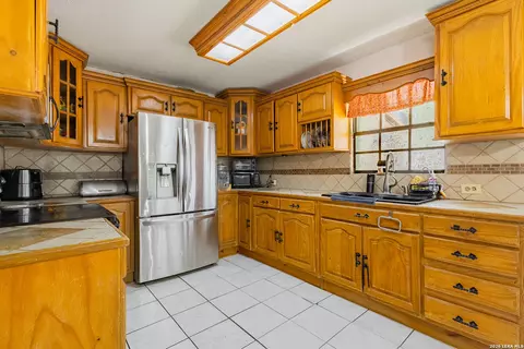 Kitchen - 1265 Duffy St, Eagle Pass, TX 78852 photo 2 of 3