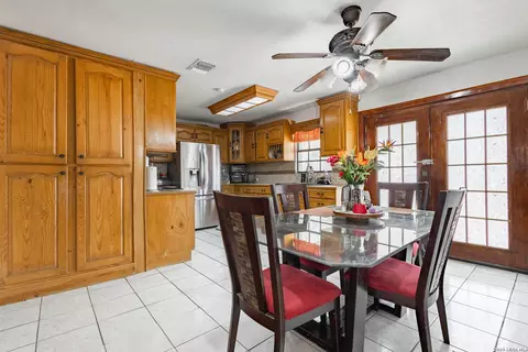 Dining - 1265 Duffy St, Eagle Pass, TX 78852 photo 3 of 4