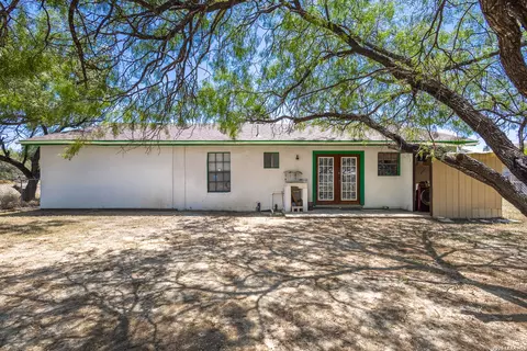 Exterior - 1265 Duffy St, Eagle Pass, TX 78852 photo 4 of 6