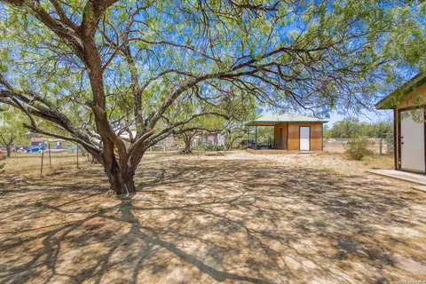 Exterior - 1265 Duffy St, Eagle Pass, TX 78852 photo 3 of 6