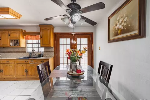 Dining - 1265 Duffy St, Eagle Pass, TX 78852 photo 4 of 4