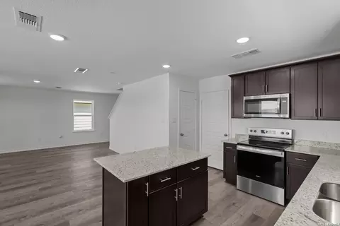 Kitchen - 1222 Punta Mita St, Converse, TX 78109 photo 4 of 5
