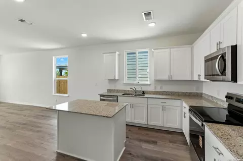 Kitchen - 1239 Toro Playa, Converse, TX 78109 photo 1 of 5