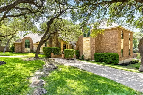 26021 Mesa Oak Dr, San Antonio, TX 78255