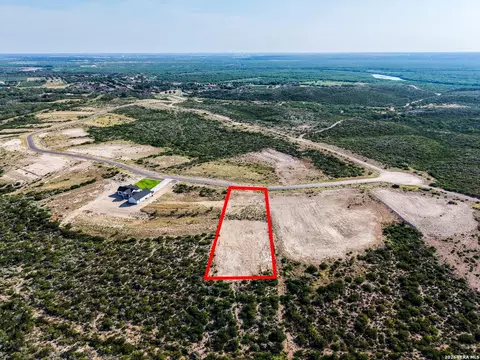 552 Paseo Del Lago, Eagle Pass, TX 78852 photo 2