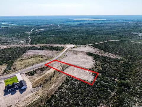 552 Paseo Del Lago, Eagle Pass, TX 78852 photo 4