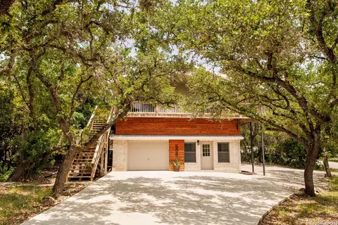 508 Serene Woods Cir, Canyon Lake, TX 78133