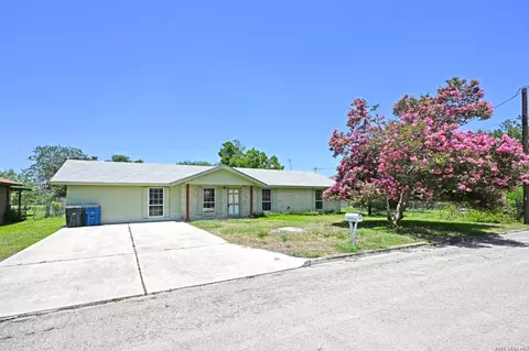 830 Mcgar St, New Braunfels, TX 78130