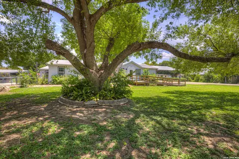 305 Elm, Mcqueeney, TX 78123
