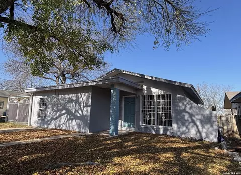 5727 Bienville Dr, San Antonio, TX 78233