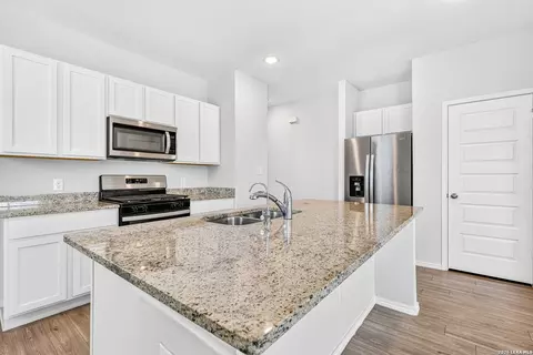 5823 Hematite Rim, San Antonio, TX 78222