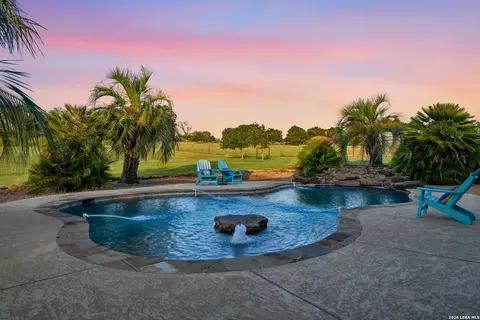 1413 Country Hills Dr, La Vernia, TX 78121
