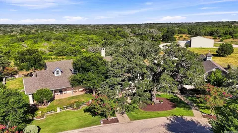 160 Live Oak Ln, Kerrville, TX 78028