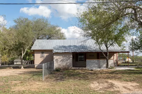 412 W Coker, Devine, TX 78016 photo 20