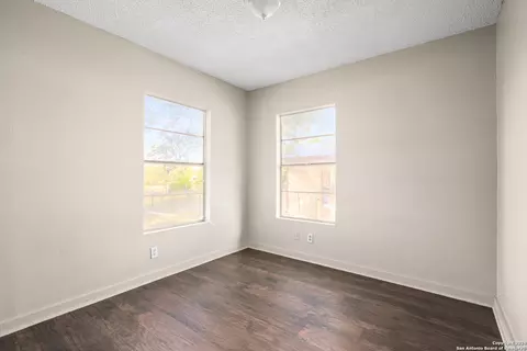 412 W Coker, Devine, TX 78016 photo 14
