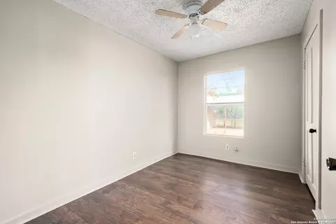 412 W Coker, Devine, TX 78016 photo 15