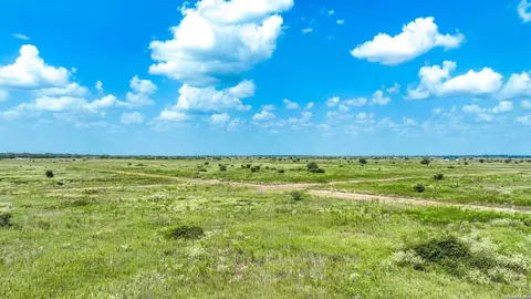 5471 Teal Ln, Columbus, TX 78934