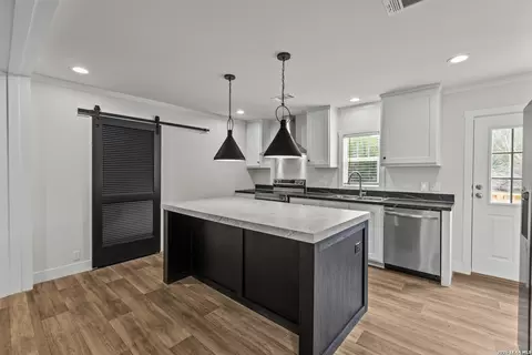 Kitchen - 697 County Road 664, Devine, TX 78016 photo 1 of 2