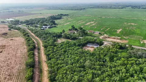 View/Area - 697 County Road 664, Devine, TX 78016 photo 1 of 5