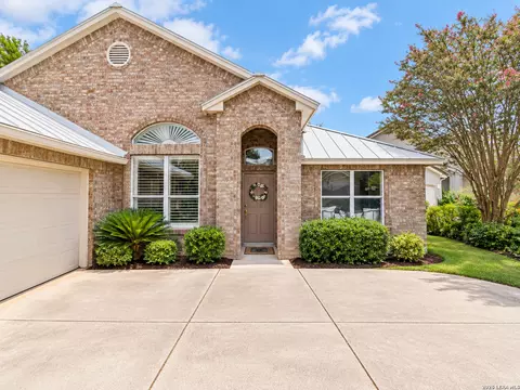 104 Oakwell Farms Pkwy, San Antonio, TX 78218
