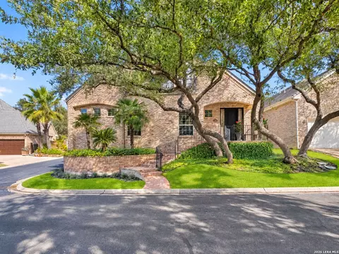 9 Rugby Ln, San Antonio, TX 78257