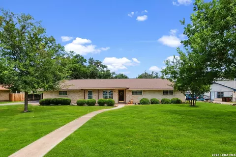 426 Yosemite Dr, Hollywood Park, TX 78232
