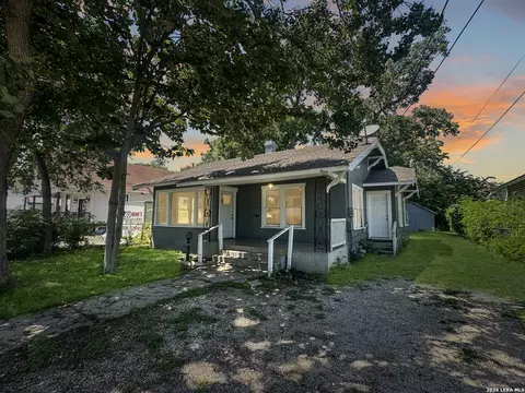 423 Barrett Pl, San Antonio, TX 78225