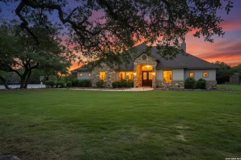 114 Hoskins Trl, Boerne, TX 78006