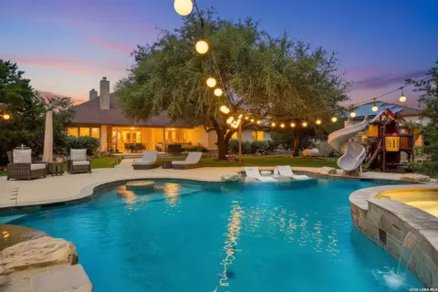 114 Hoskins Trl, Boerne, TX 78006