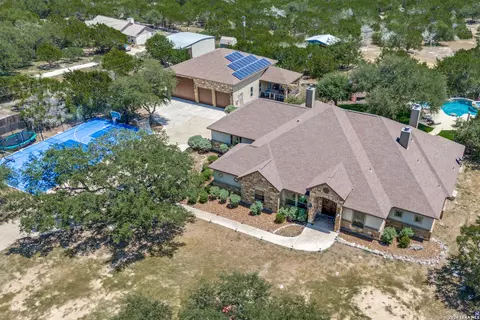 114 Hoskins Trl, Boerne, TX 78006