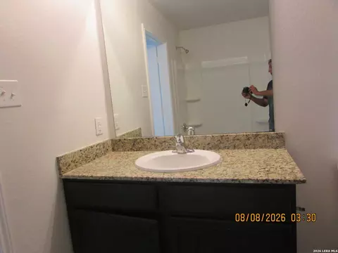 Bath - 15010 Silvertree Cv, Von Ormy, TX 78073 photo 7 of 7