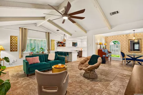 6107 Forest Bnd, San Antonio, TX 78240