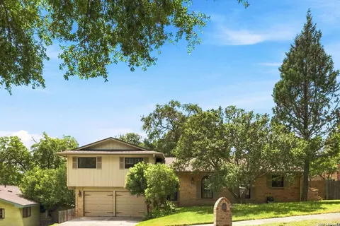 6107 Forest Bnd, San Antonio, TX 78240