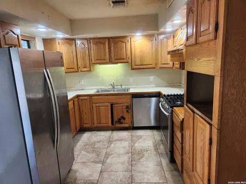 209 Park Ln, Universal City, TX 78148