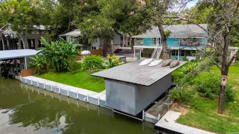429 Laguna Vis, Seguin, TX 78155