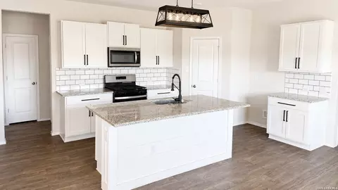 Kitchen - 15623 Mint Patch, Von Ormy, TX 78073 photo 2 of 2