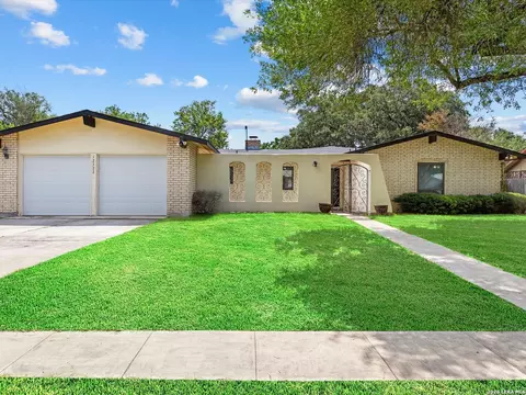 12322 La Albada St, San Antonio, TX 78233