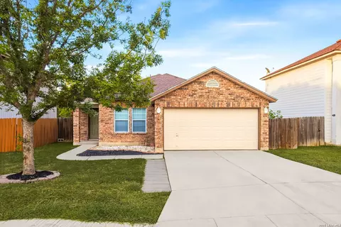 618 Tres Caminos, San Antonio, TX 78245