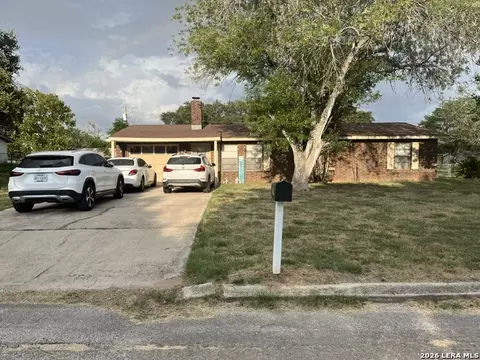 504 Low Mdw, Pleasanton, TX 78064