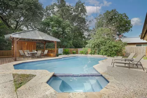 211 Forrest Trl, Universal City, TX 78148