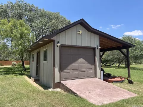 Other - 574 County Road 660, Devine, TX 78016 photo 13 of 26