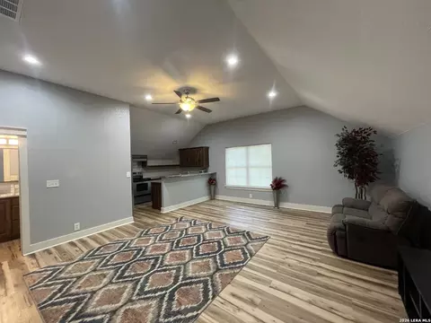 Living - 574 County Road 660, Devine, TX 78016 photo 2 of 4