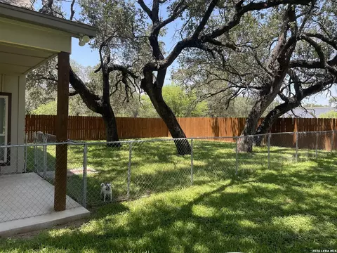 Exterior - 574 County Road 660, Devine, TX 78016 photo 16 of 25